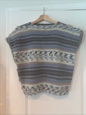 Striped Knit Short-Sleeve Sweater Vest in Blue and Cream